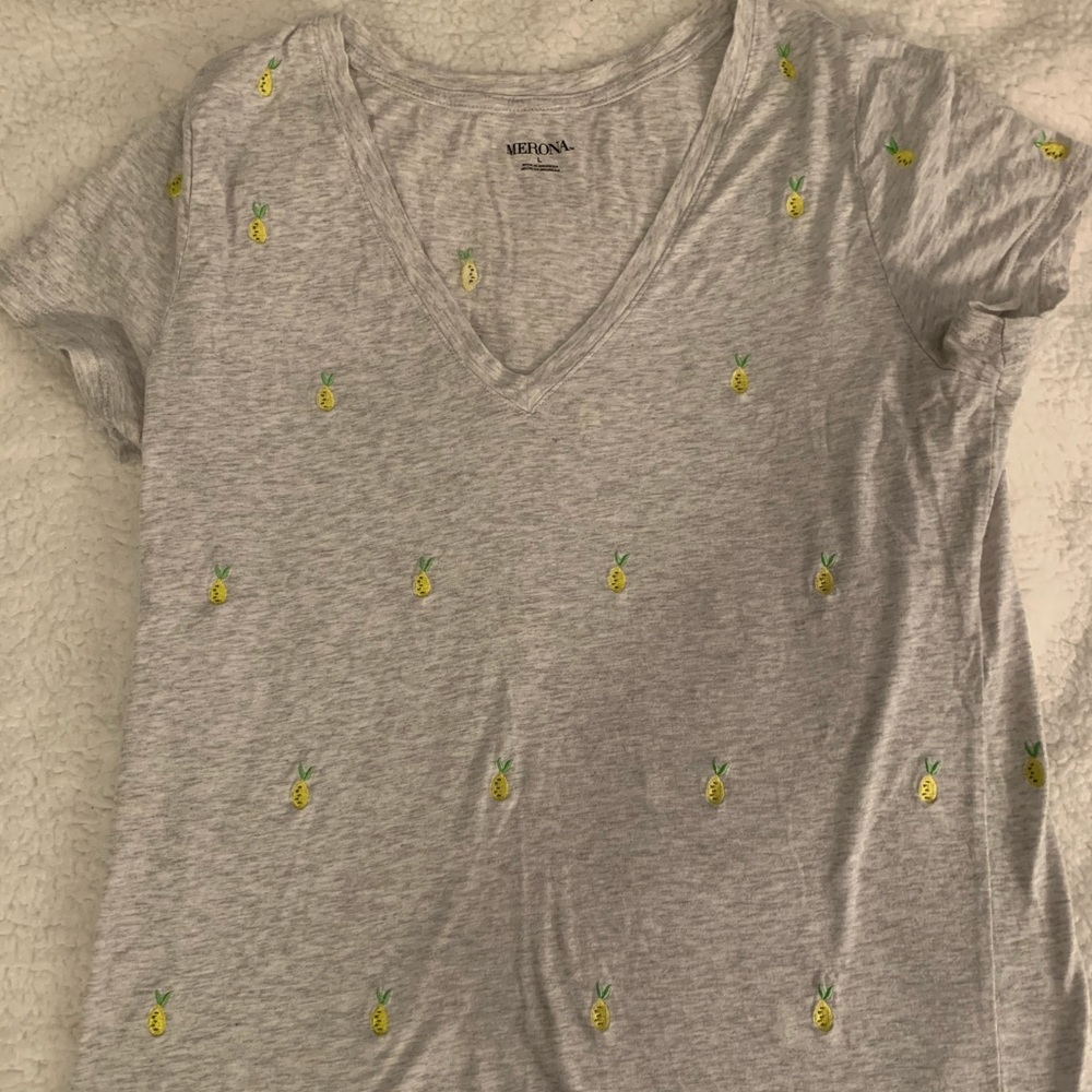 Pineapple v-neck t-shirt
